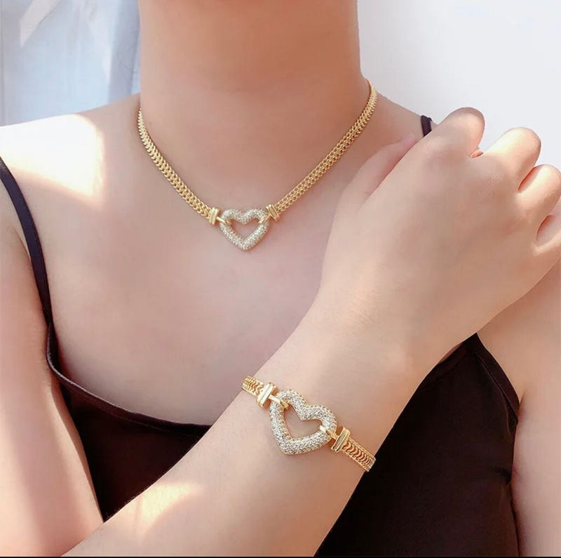 CONJUNTO CORDÃO + PULSEIRA FEMININA CORAÇÃO VAZADO BANHADA A OURO 18K