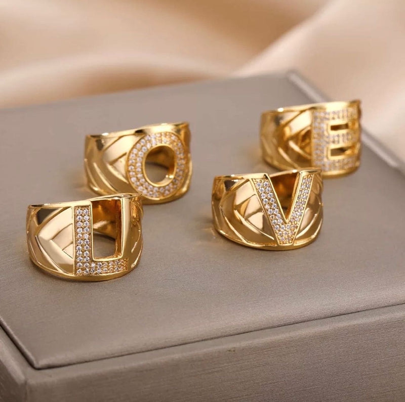 ANEL FEMININO LETRA INICIAL - BANHADO A OURO 18K