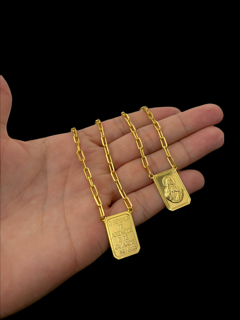 ESCAPULÁRIO JESUS ALONGADO - BANHADO A OURO 18k