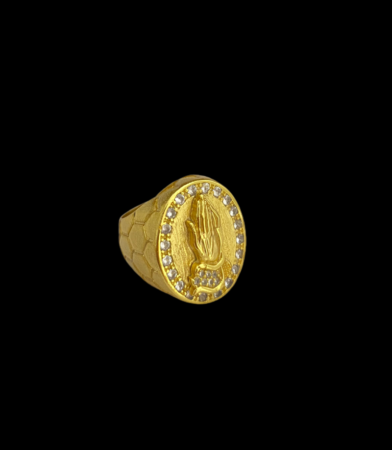 ANEL MÃO REZANDO - BANHADO A OURO 18K