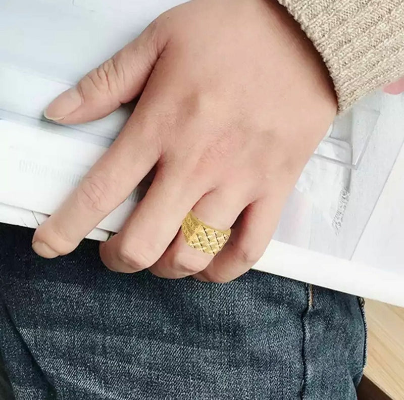 Anel Regulável Luxuoso Banhado a Ouro 18k.