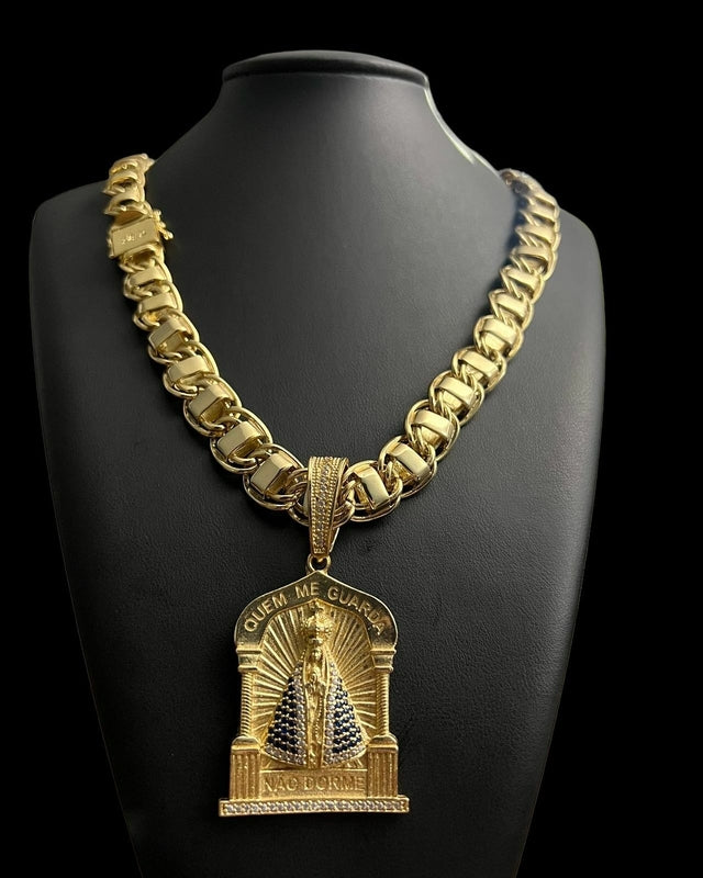 CORDÃO DUBAI 15MM + PINGENTE NOSSA SENHORA QUEM ME GUARDA NÃO DORME - BANHADO A OURO 18K