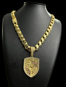 Cordão 12mm Friso S + Pingente Porsche - Banhado a Ouro 18k