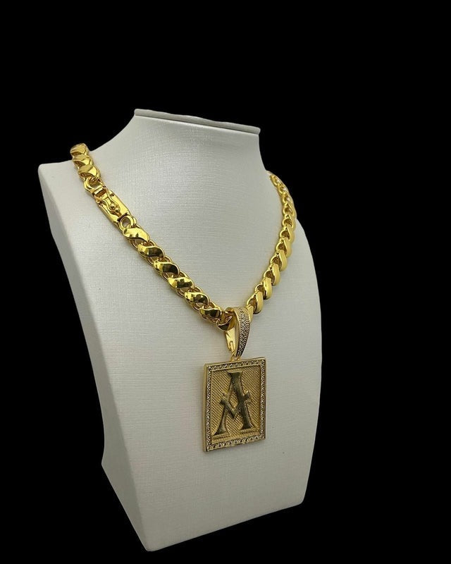 Cordão 8mm Friso S Feminino + Pingente Letra Cravejada - Banhado a Ouro 18K
