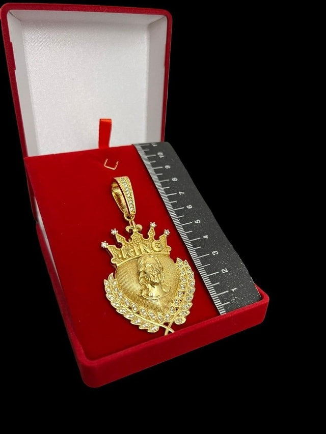 Pingente Jesus Coração King Coroa Banhado A Ouro 18k