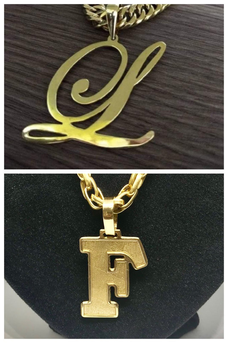 Pingente de Moeda Antiga Personalizado com Letra Inicial Vazado
