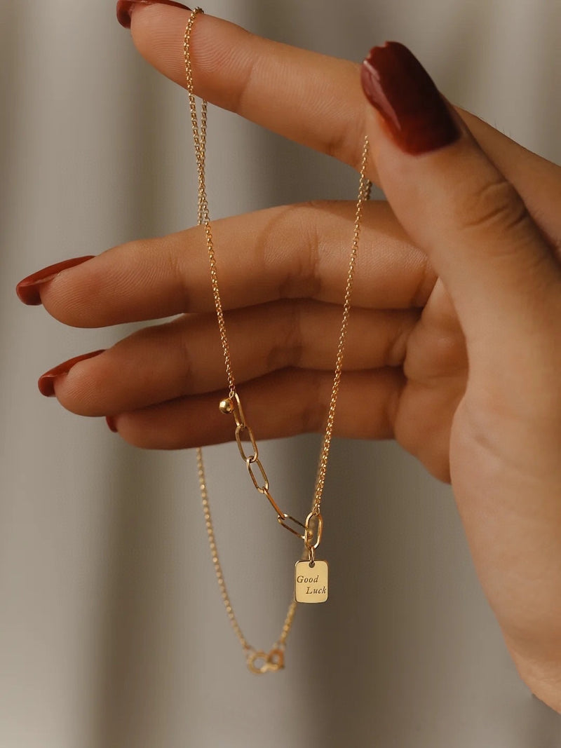 Colar Maciço de Ouro Maciço  18K (750) corrente com design assimétrico elegante