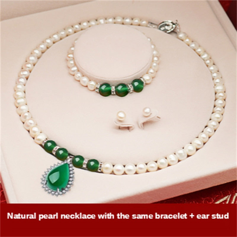 Danshui Pearl Women&#39;s Necklace Inlaid with Jade Pulp Agate Clavicle Chain Mother&#39;s Day Three Piece Set of Luxury Birthday Gifts