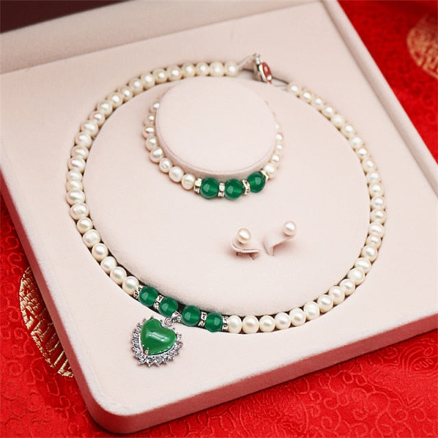 Danshui Pearl Women&#39;s Necklace Inlaid with Jade Pulp Agate Clavicle Chain Mother&#39;s Day Three Piece Set of Luxury Birthday Gifts