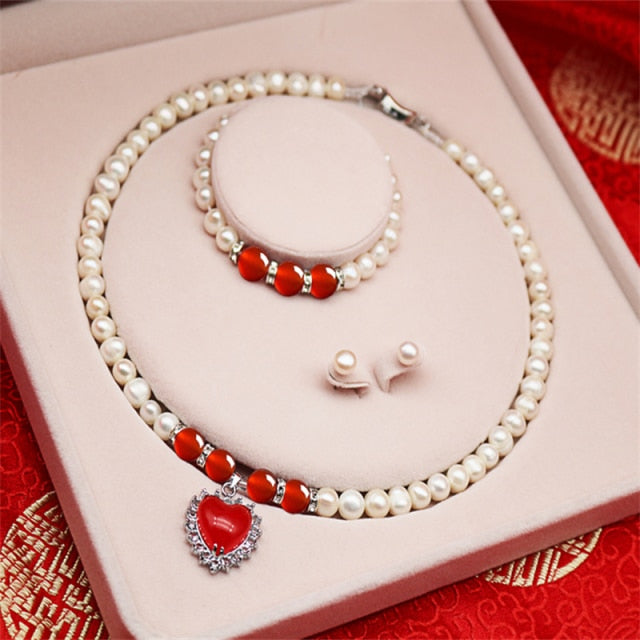 Danshui Pearl Women&#39;s Necklace Inlaid with Jade Pulp Agate Clavicle Chain Mother&#39;s Day Three Piece Set of Luxury Birthday Gifts