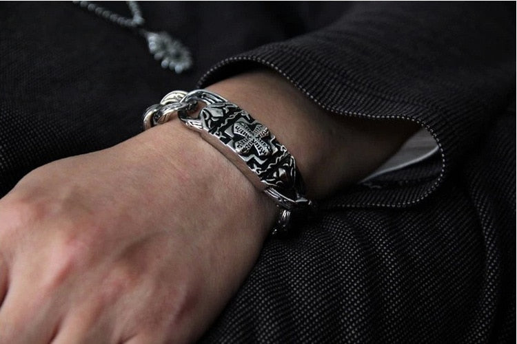 Pulseira masculina de aço inoxidável, tendência de personalidade estilo cruz punk 21,5 cm