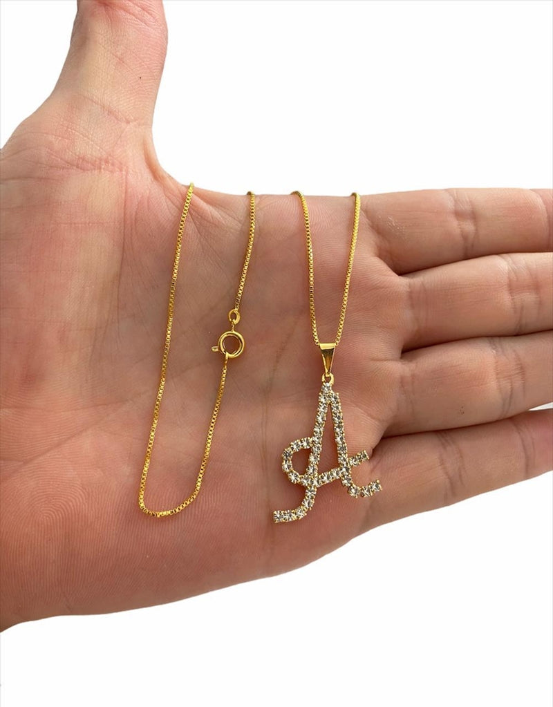 CORDÃO FEMININO PINGENTE LETRA CRAVEJADA G 1MM - BANHADO A OURO 18K